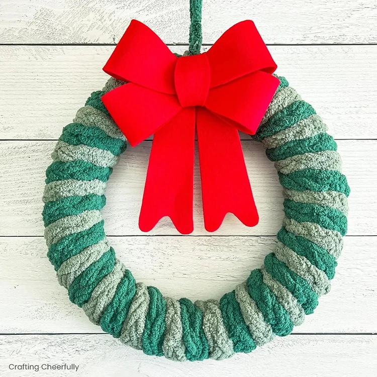 kuscheliger weihnachtskranz mit strickoptik