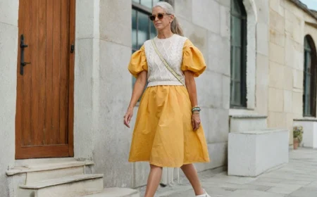 Pullunder über Kleid im Frühling tragen Tipps