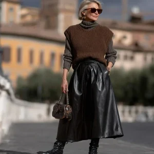 Pullunder und Lederrock stylisch tragen Tipps