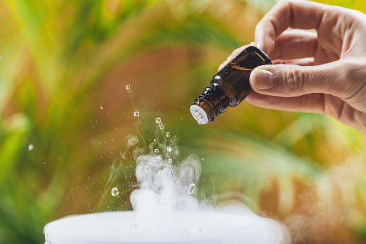 Aromatherapie ätherisches Öl in Aroma Diffuser