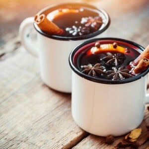 Gewürze Glühwein selber machen Winterpunsch Rezept warme Cocktails