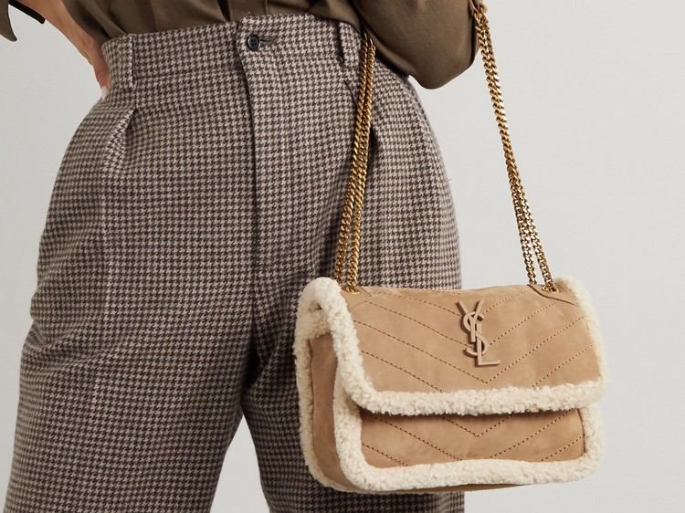 Handtaschen Trends Winter 2020 Shearling Bag Outfit Ideen