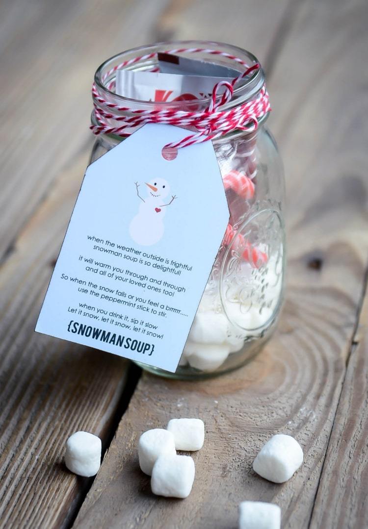 Kreative Idee für die Verpackung der Snowman Soup im Weckglas und mit rot-weißer Schnur