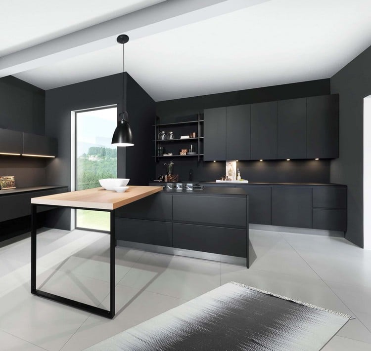 Küchentrends 2021 matte schwarz Fronten und Theke mit Holz Arbeitsplatte