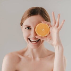 Vitamin C gegen dunkle Augenringe Wirksamkeit