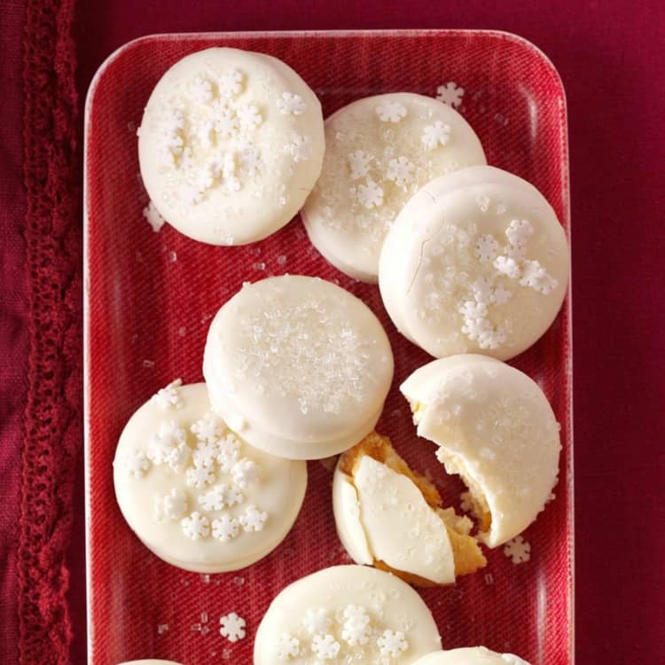 Zitronen-Kekse mit Streusel in Schneeflocken-Form für Weihnachten zubereiten