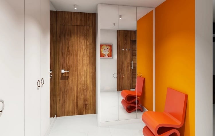 flur orange streichen braune tür weißer schrank und spiegeltüren