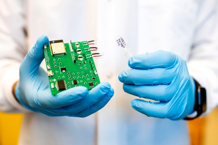 forscher entwickeln schnelltest durch elektrochemische sensoren zur feststellung von covid 19