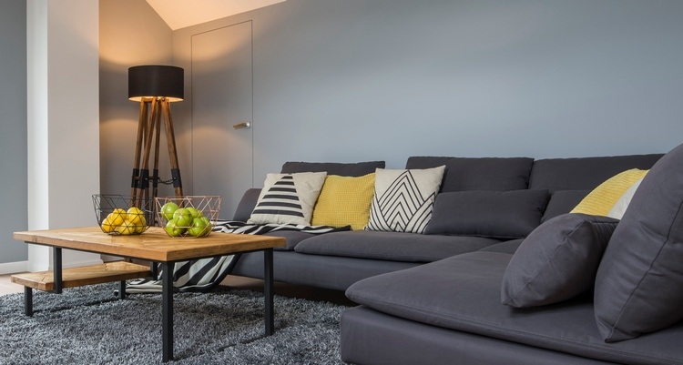 gelb und grau eignen sich hervorragend als farben fürs moderne wohnzimmer