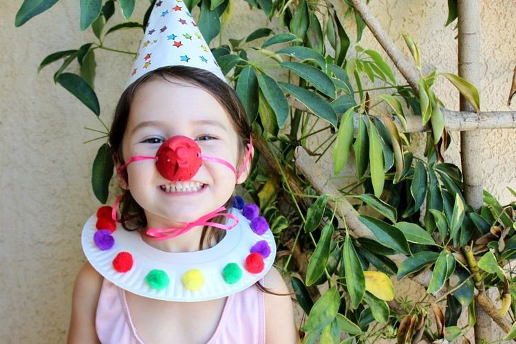 Clown Nase und Hut mit den Kindern basteln aus Eierkarton Ideen