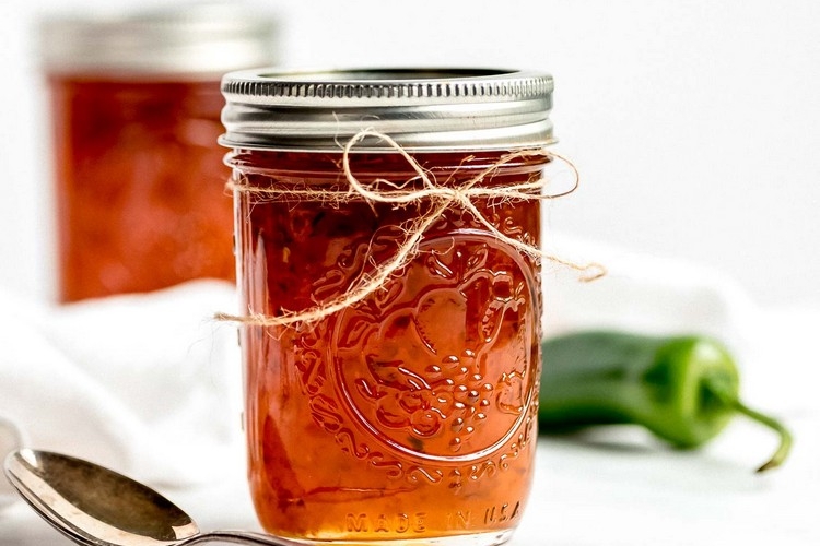 Einmachglas mit Jalapeno Chili Marmelade