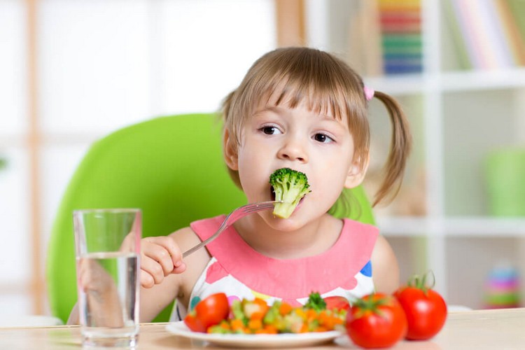 Für Kinder salzarm kochen Tipps für gesundes Essen