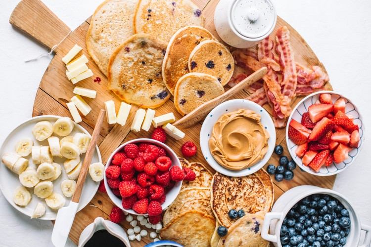 Käseplatte anrichten Brunch Lebensmittel Breakfast Charcuterie Boards