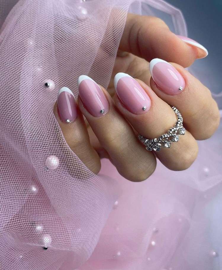 Micro French Nails Nageltrend rosa Gelnägel kurz