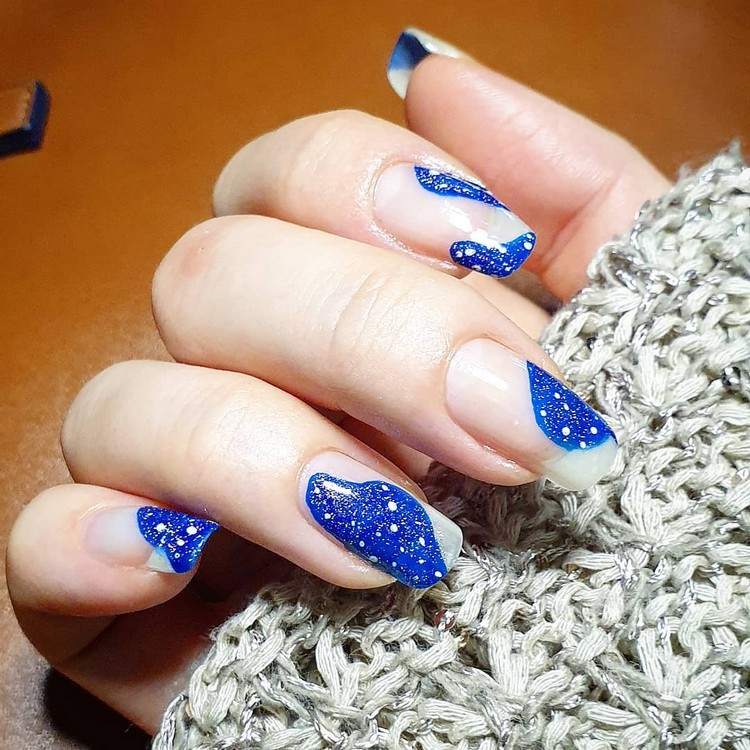 Blaue Nägel: 25+ der schönsten Looks für Ihre nächste Mani!