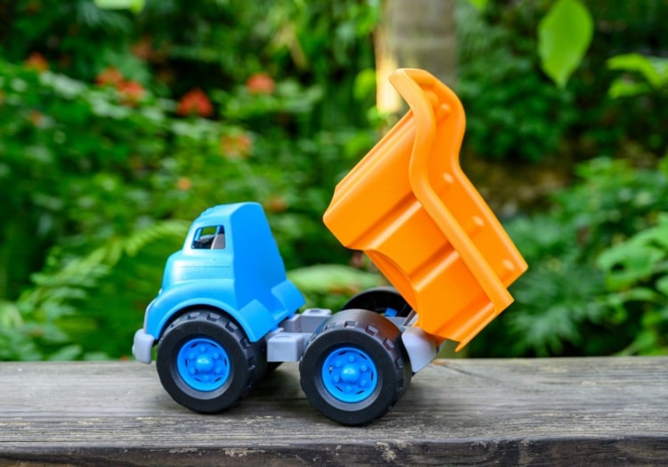 Spielzeug reinigen - Tipps für pflegeleichte Spielsachen aus Plastik
