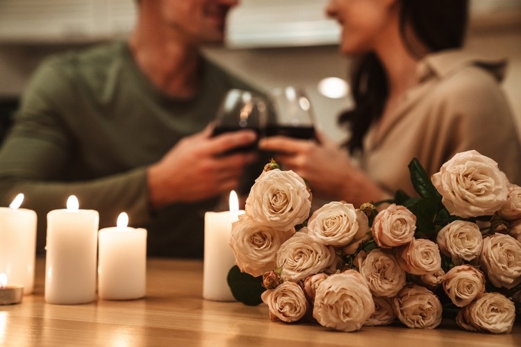 Valentinstag bei Corona feiern Weinverkostung Zuhause organisieren