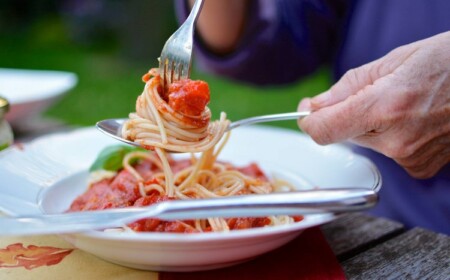 Was gegen Sodbrennen fettige Nahrungsmittel vermeiden