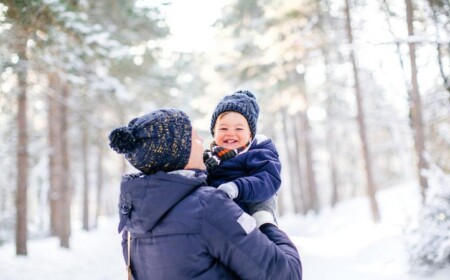 Wie Baby im Winter anziehen wenn es schneit