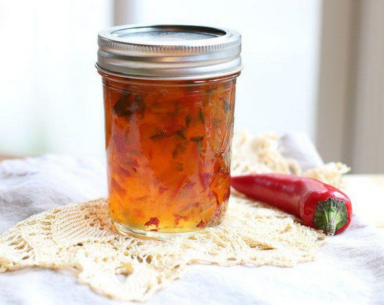 Wie Marmelade aus scharfen Chilis selber machen