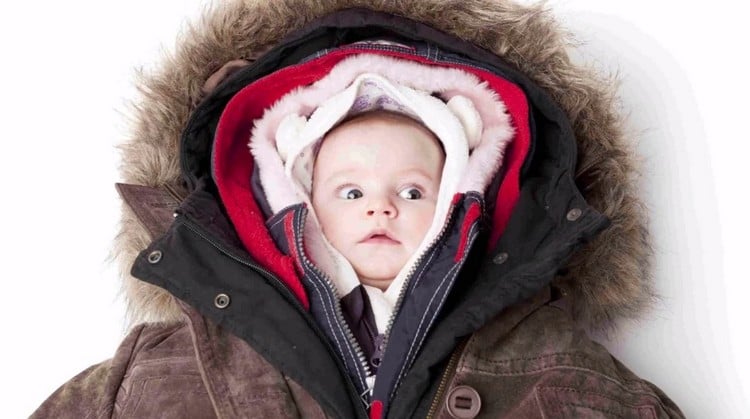 Winter Babykleidung nach dem Zwiebelprinzip vorgehen