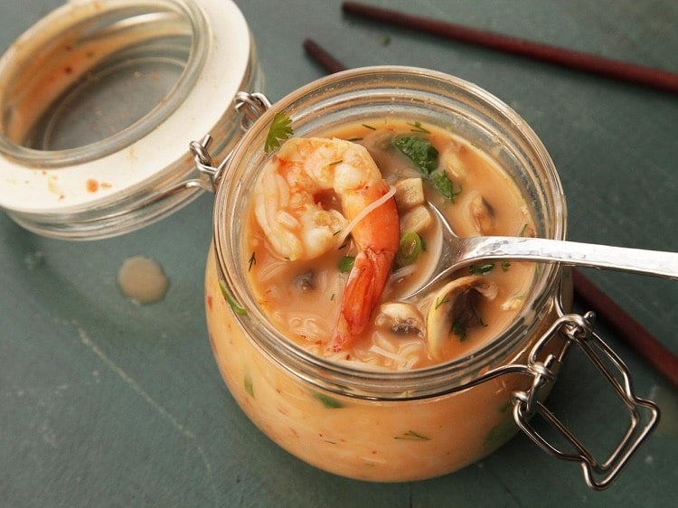 Prepare your own instant healthy soup in a jar