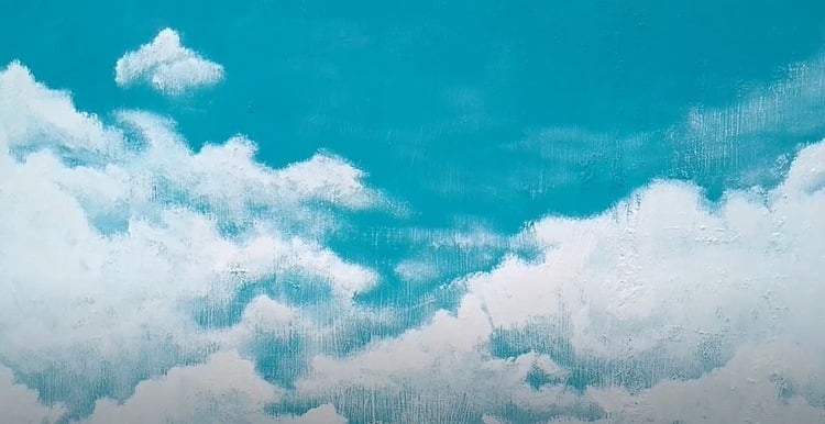 realistische Wolken auf Wand mit Pinsel malen