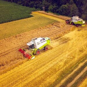 Automatische Lenksysteme bei Mähdreschern steigern die Effizienz