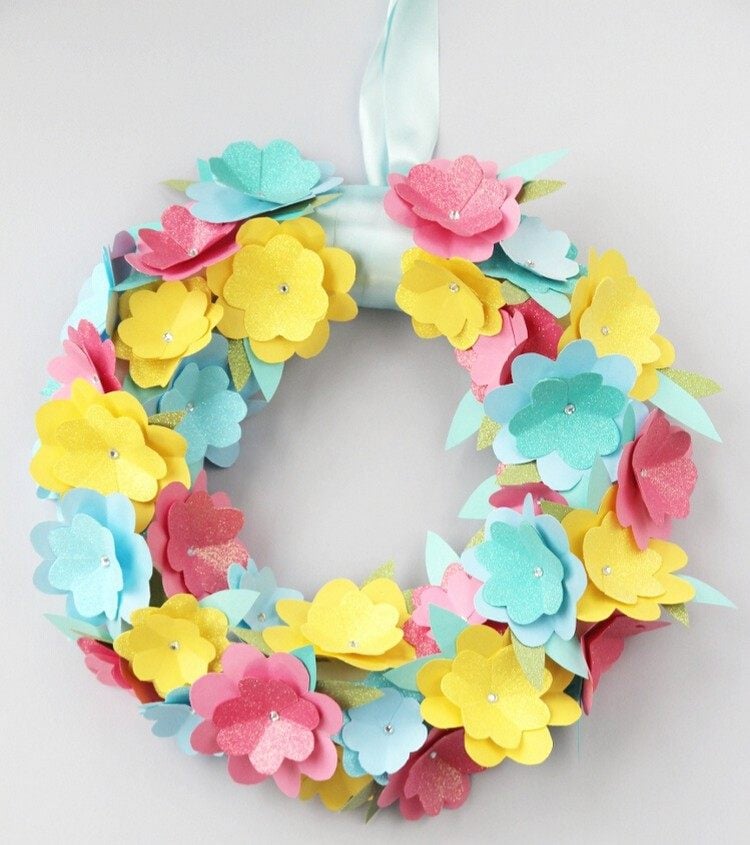 Blumenkranz für Tür selber machen DIY Ideen aus Papier