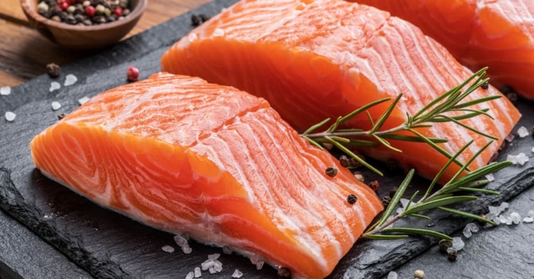 Fettreicher Lachs natürlicher Appetithemmer - Omega-3-Fettsäuren für Sättigungsgefühl