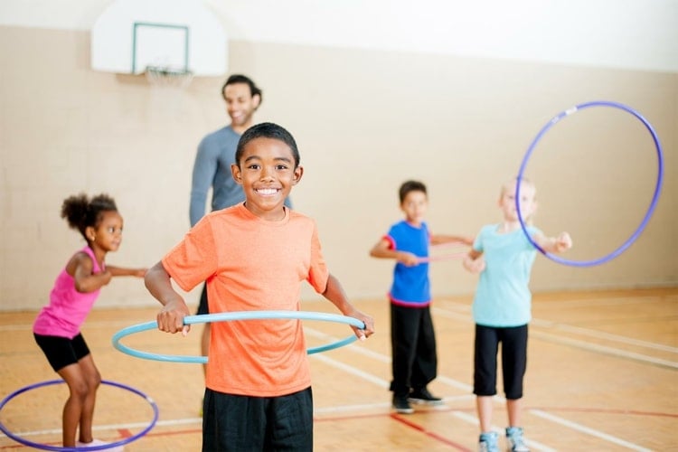Hoola Hoop Spiele für Kinder und Erwachsene für mehr Aktivität und Bewegung