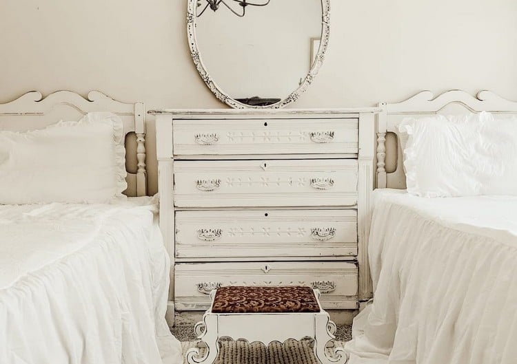 Kommode fürs Schlafzimmer im Vintage Stil streichen