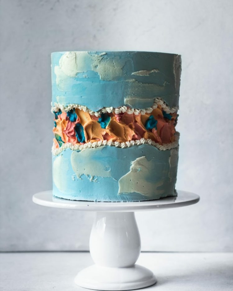 Kreative Idee zur Gestaltung einer Fault Line Cake mit kunstvoller Optik