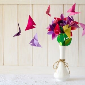 Origami Schmetterlinge und Blumen als Frühlingsdeko