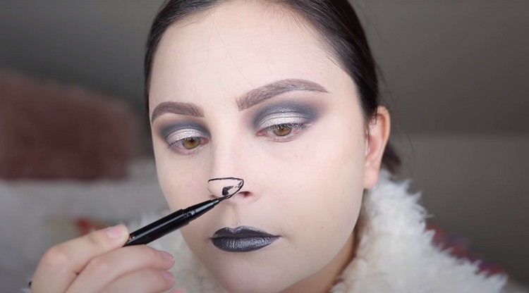 Panda Gesicht schminken Anleitung für Karneval Make up Schritt 3