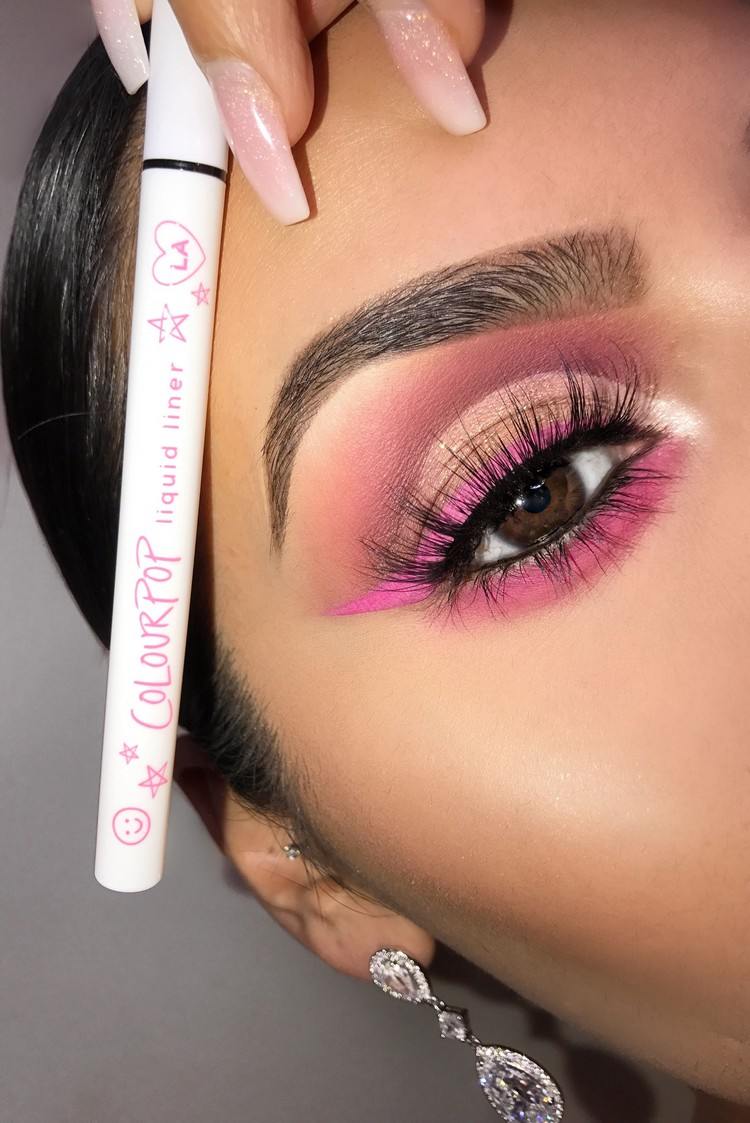 Pink Eyeliner Augen Make-up Trends 2021
