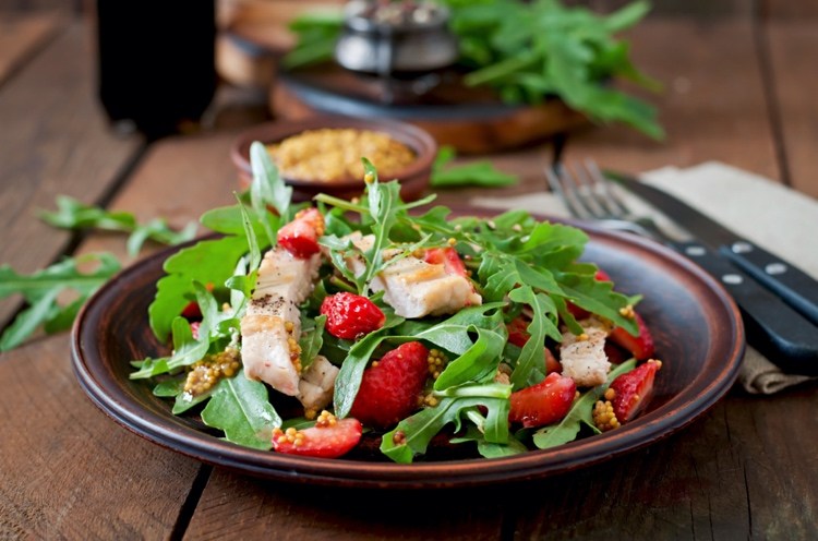 Vinaigrette Rezept für Rucola Hähnchen Erdbeeren Salat