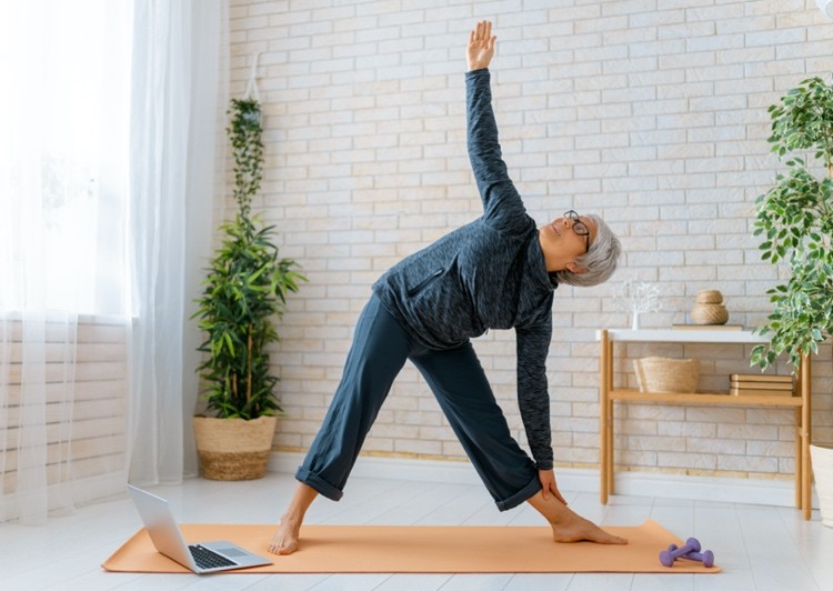 Yoga Übungen gegen Knieschmerzen
