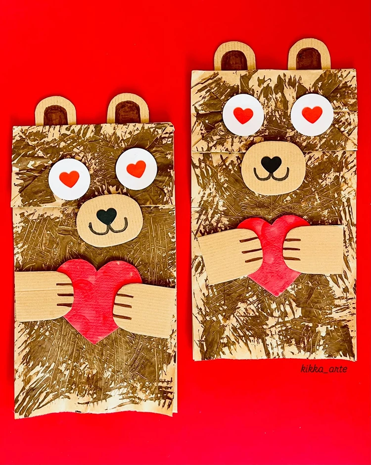 Einen Bären mit Herzen zum Valentinstag basteln und schenken