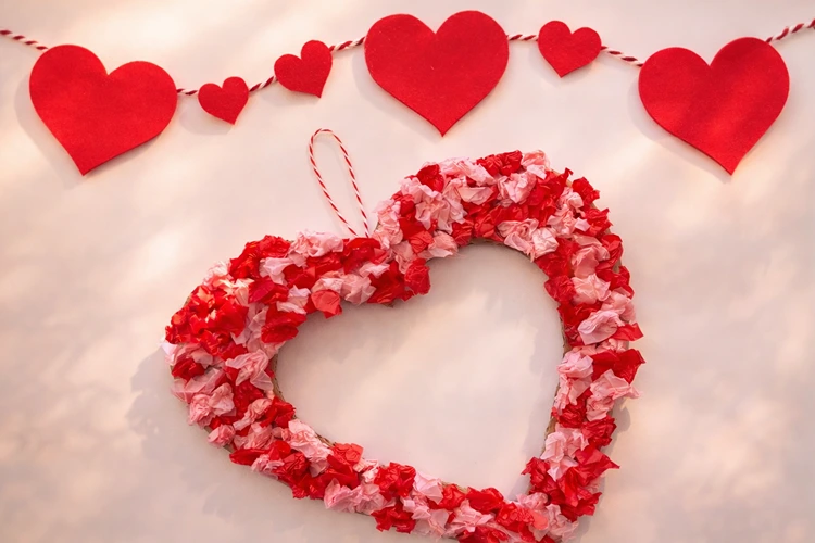 Valentinstag Geschenk mit den Kindern basteln - Coole Ideen mit Herz-Motiven