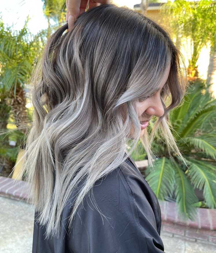 Schwarze haare grau färben