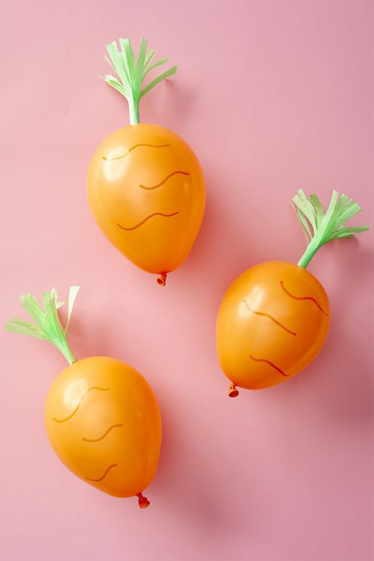 Einfache Ideen zum Basteln zu Ostern mit Kleinkind - Orange Luftballons in Möhren verwandeln