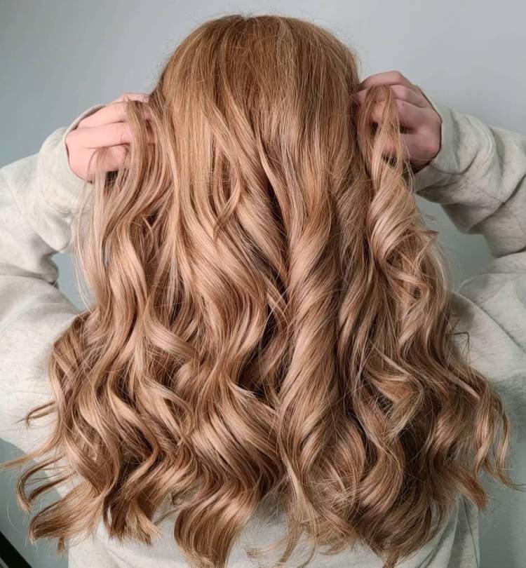Erdbeerblond Haarfarbe auf blonde Haare