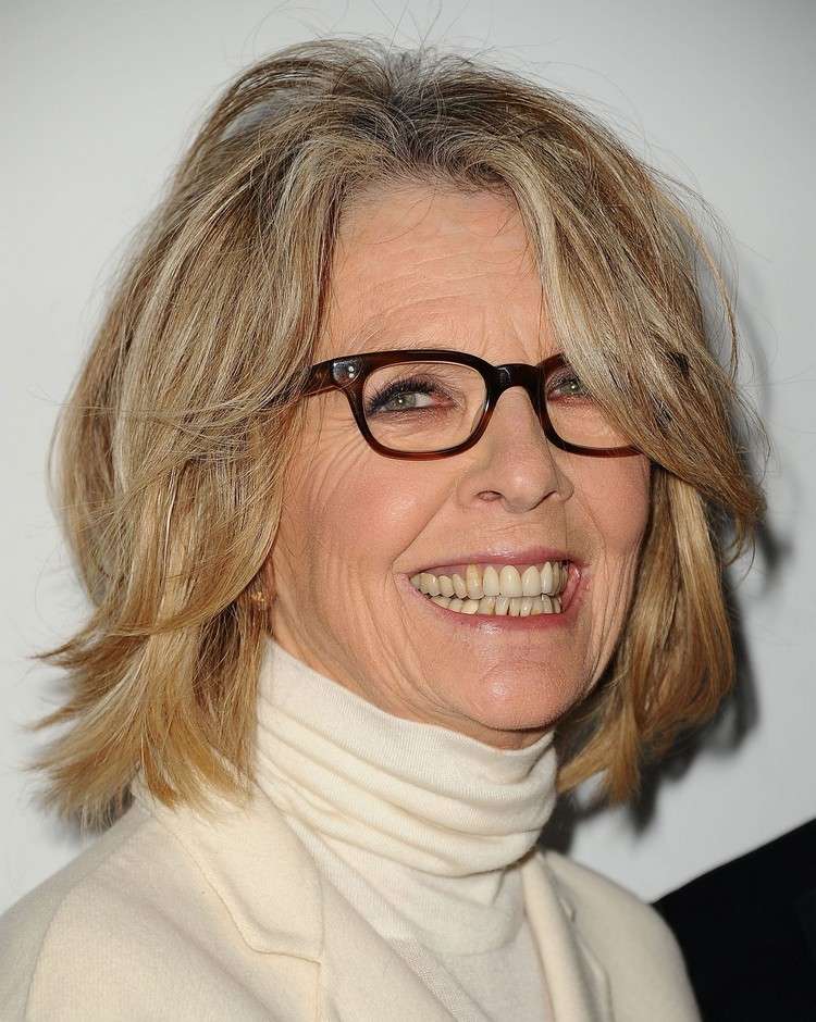 Frisuren für Frauen ab 50 mit Brille stufiger Bob Diane Keaton