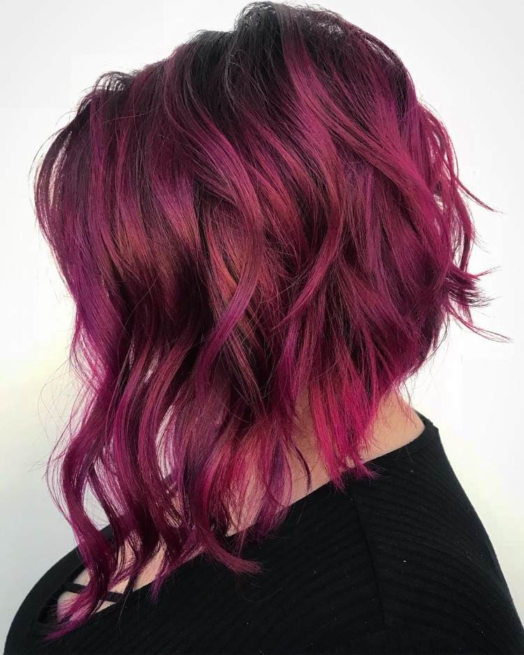 Fuchsia Haarfarbe zwischen Pink und Violett