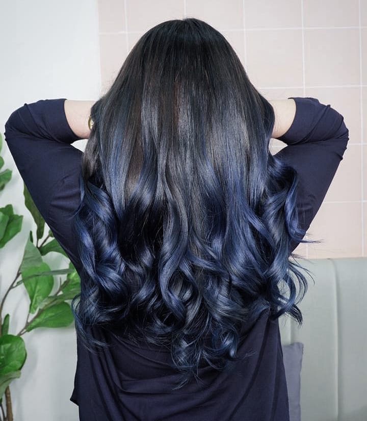 Blau schwarz haarfarbe bilder