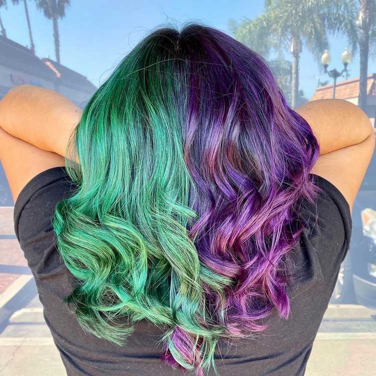 Haarfarben Ideen zweifarbig Grün und Violett