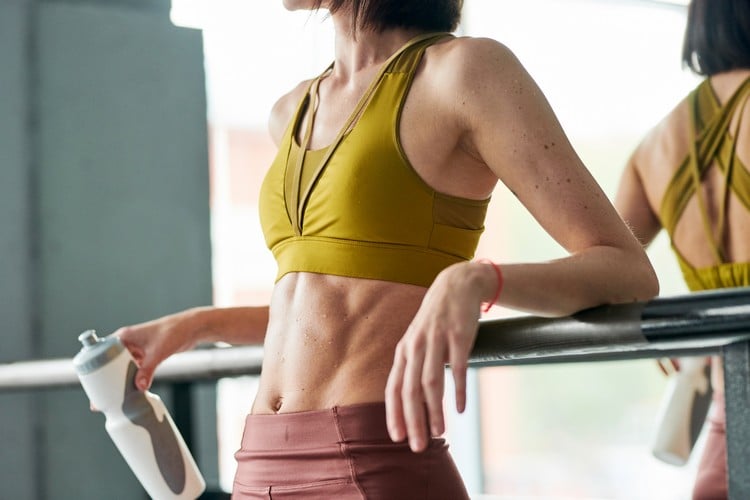 Obere Bauchmuskulatur trainieren die besten Bauch Übungen Frauen