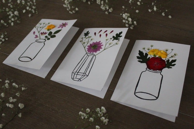 Osterkarten Ideen mit getrockneten Blumen Anleitung