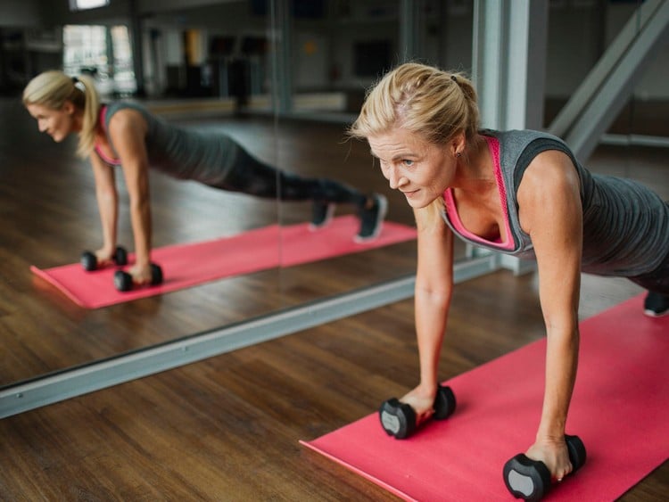 Plank Übung für Anfänger Übungen Frauen über 50